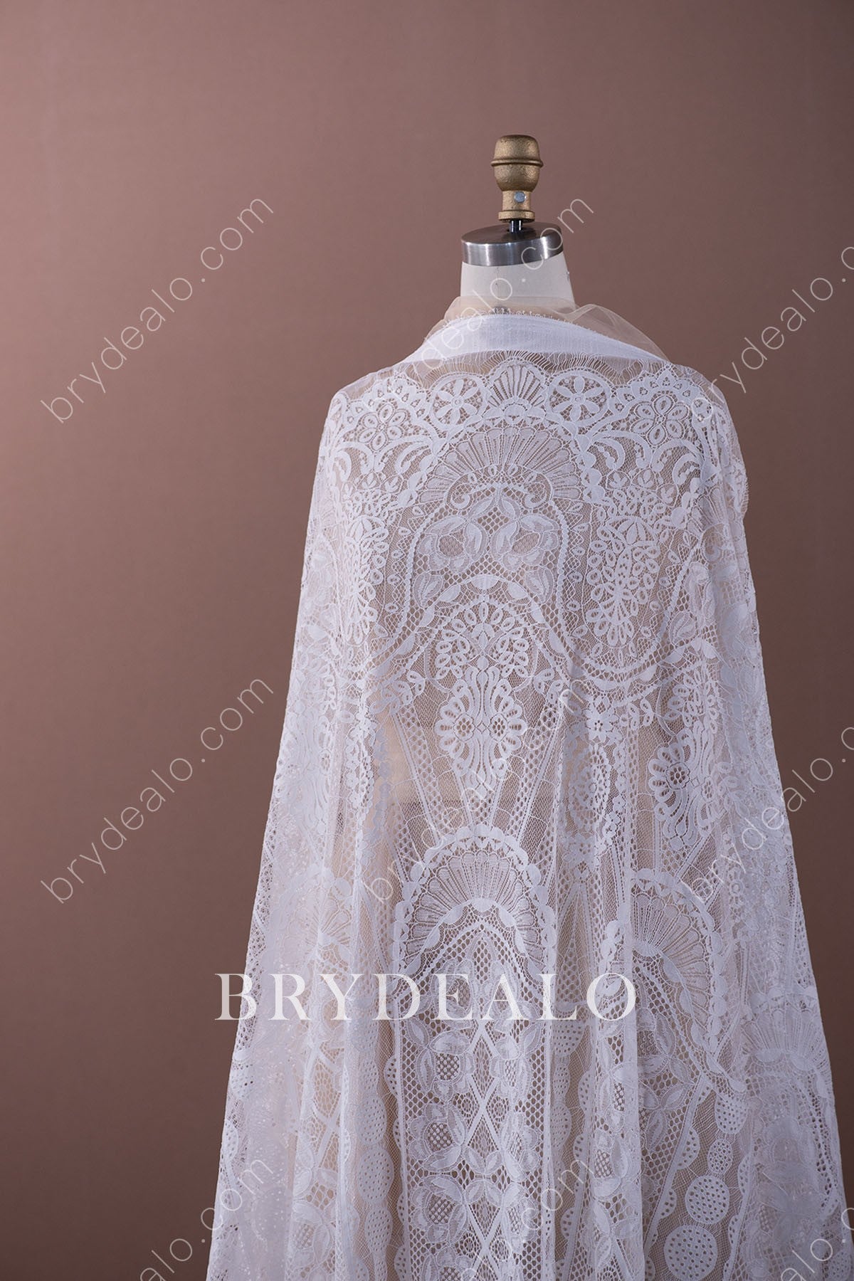 Symmetrical Pattern Crochet Bridal Lace Fabric for Sale