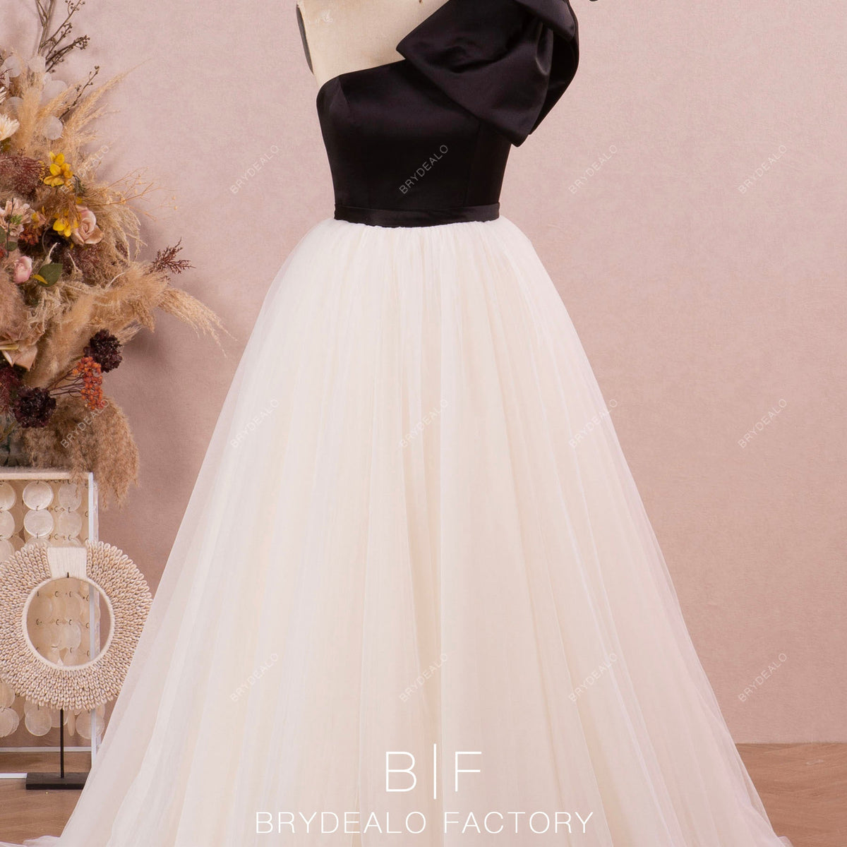 Black Satin Big Bow One-Shoulder Ivory Tulle Ball Gown Wedding Dress, Black / Black