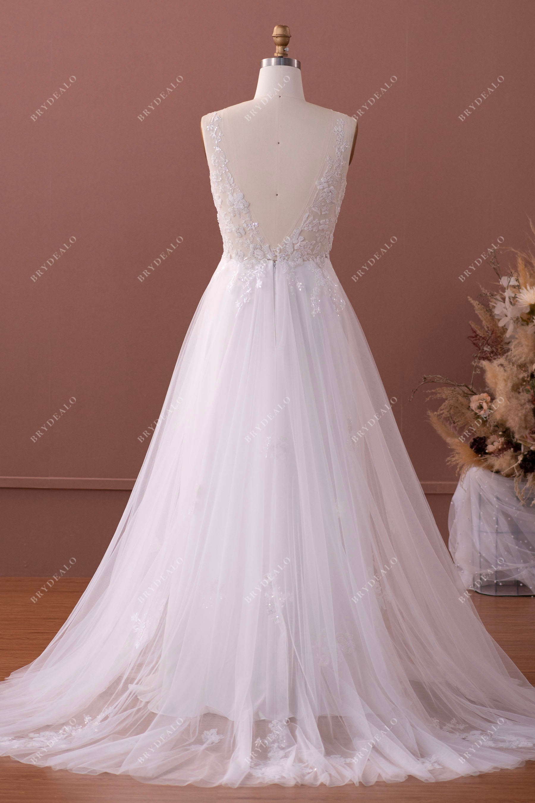 Illusion V-back lace tulle fall wedding dress