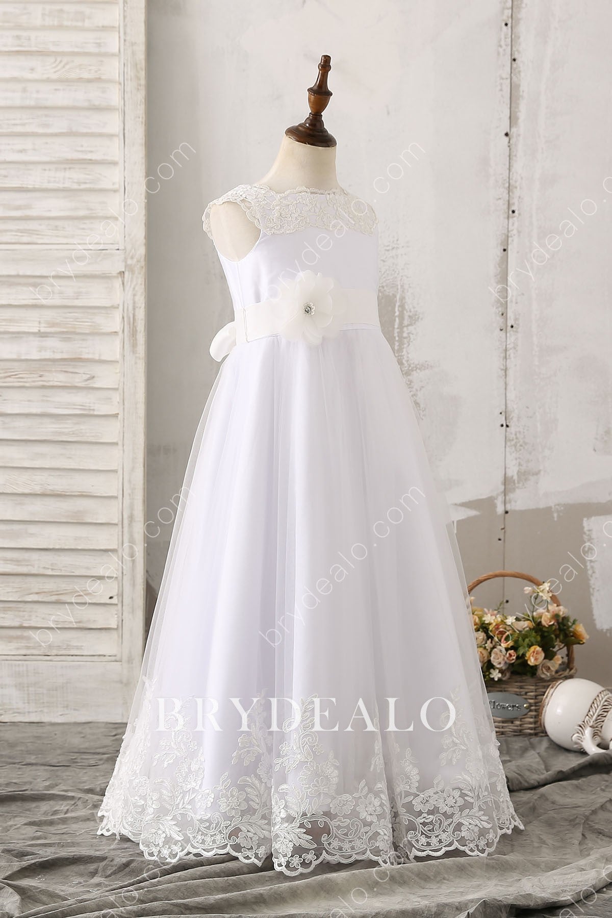 Sleeveless 3D Rose Lace A-line Flower Girl Dress