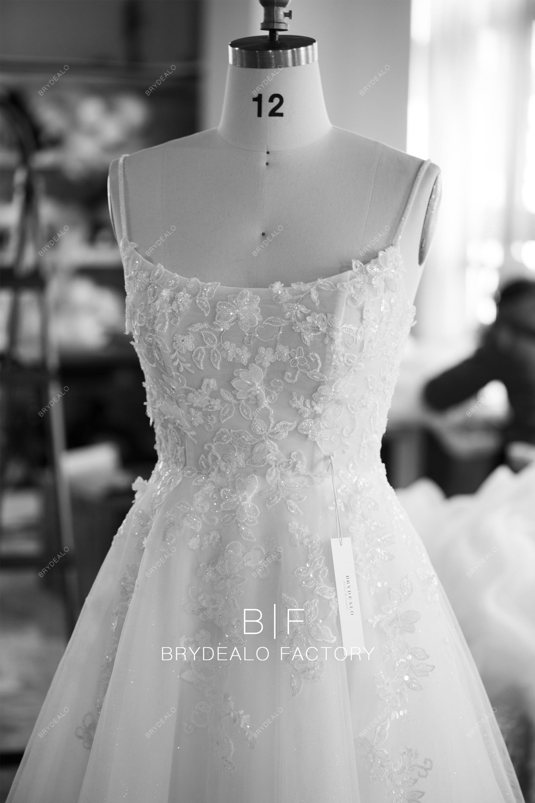 custom thin straps scoop neck flower lace wedding gown